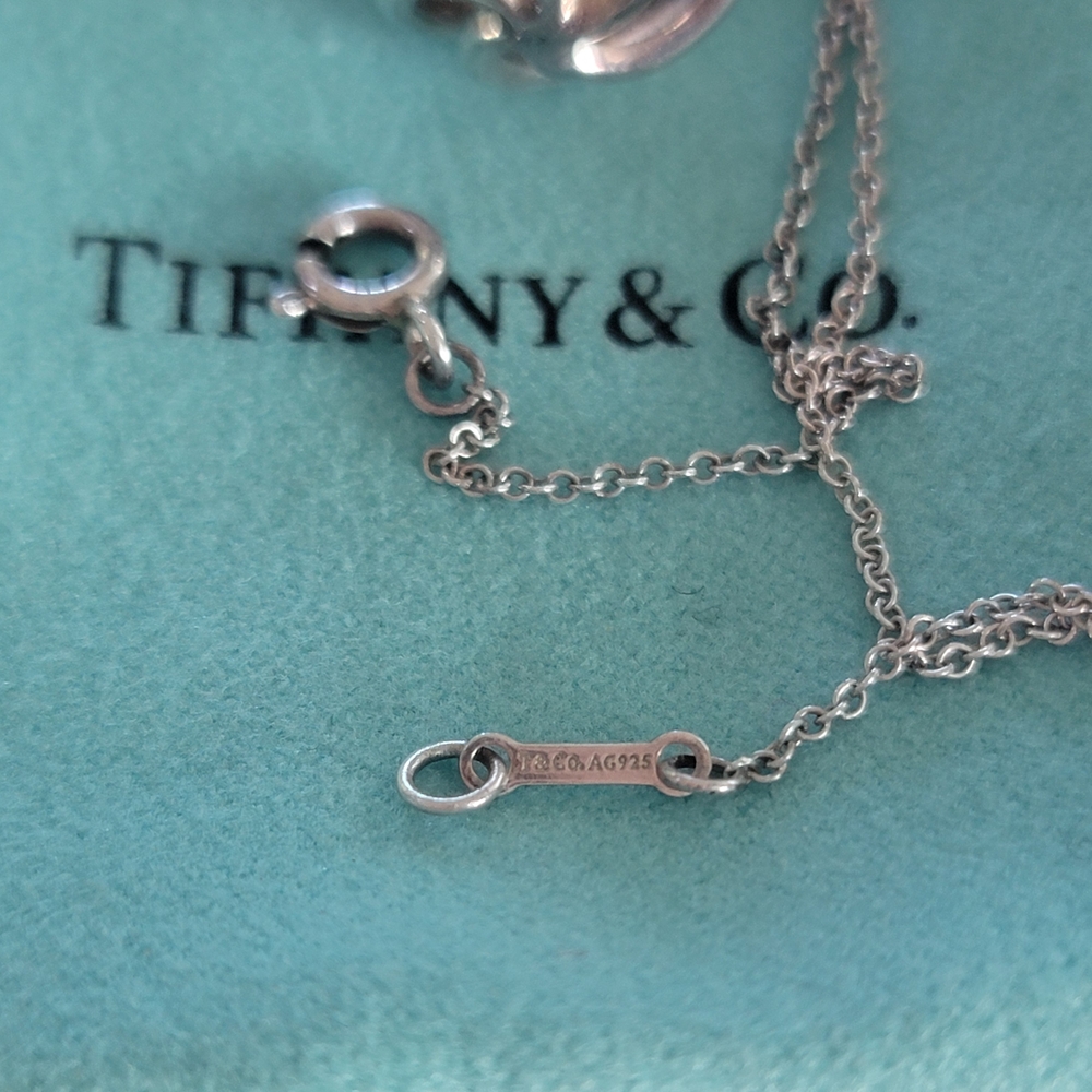 Tiffany & Co. Silver Ribbed Pendant Necklace - Picture 4 of 5